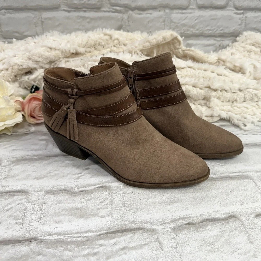 LifeStride Paloma Tan Faux Suede Tassel Ankle Bootie Boots Women's Size 8.5M NEW
